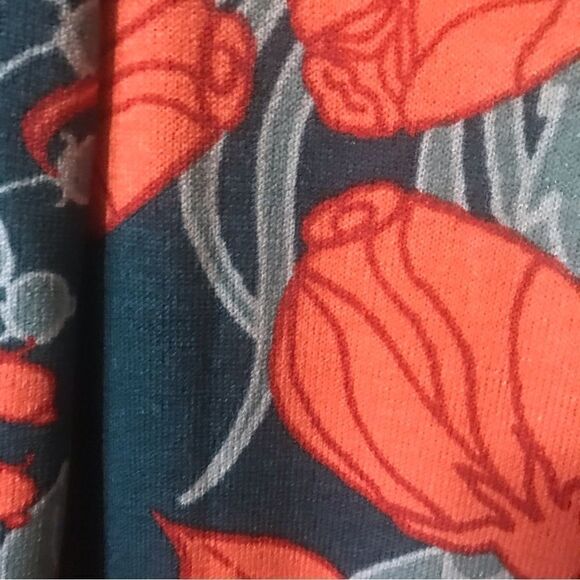 Lularoe Sarah Cardigan - Picture 2 of 3